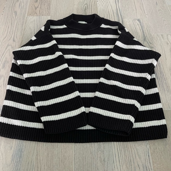 H&M sweater - Picture 2 of 4